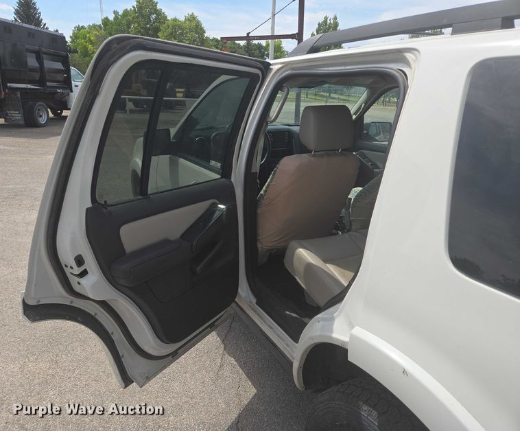 image for item ER5457 2008 Ford Explorer SUV