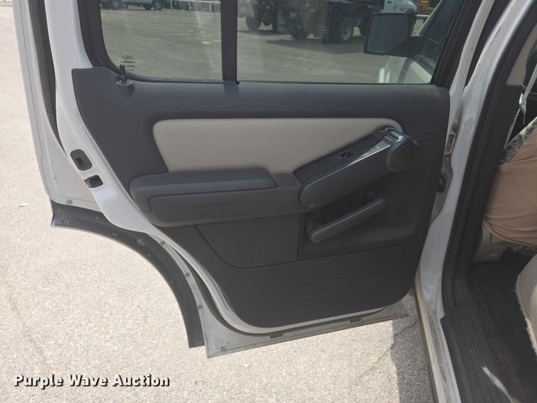 image for item ER5457 2008 Ford Explorer SUV