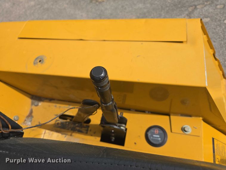 image for item ER5459 2005 Hustler 4600 ZTR lawn mower