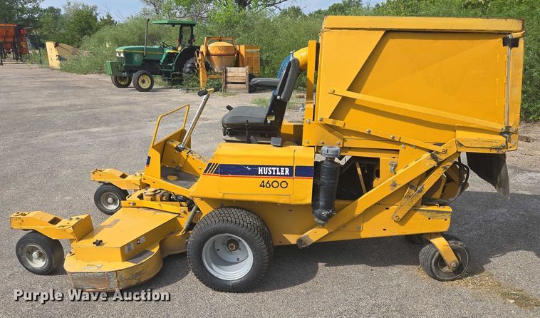 image for item ER5461 2005 Hustler 4600 ZTR lawn mower