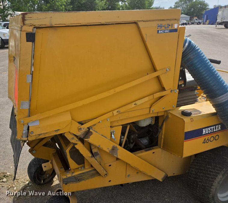 image for item ER5461 2005 Hustler 4600 ZTR lawn mower