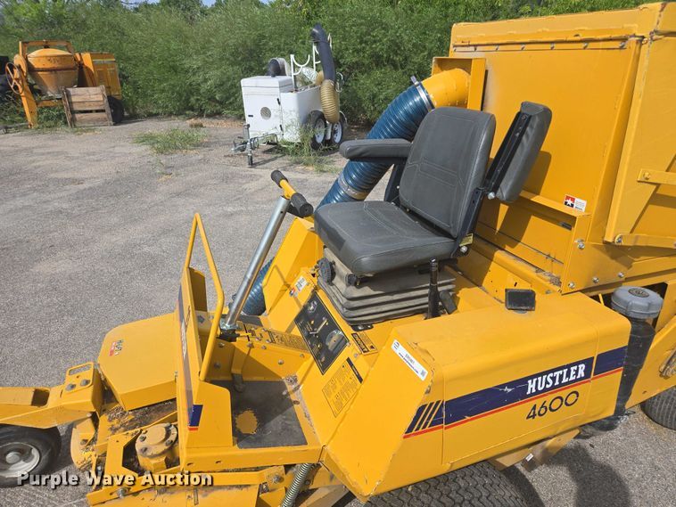 image for item ER5461 2005 Hustler 4600 ZTR lawn mower