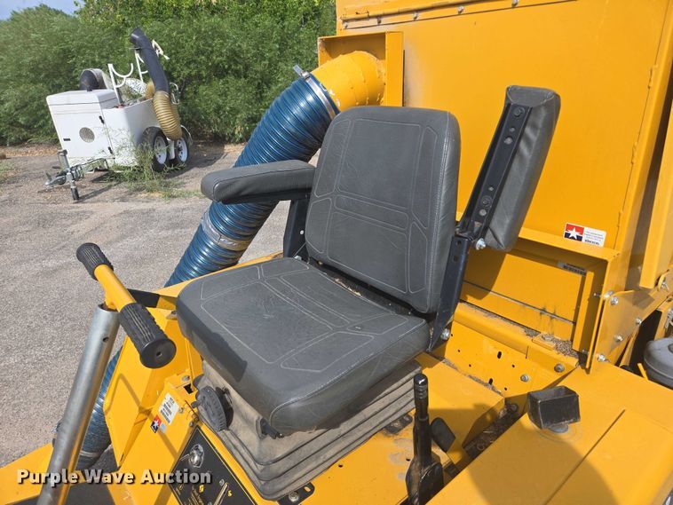 image for item ER5461 2005 Hustler 4600 ZTR lawn mower