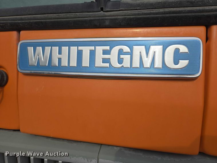 image for item ER5462 1990 White GMC Xpeditor  refuse truck