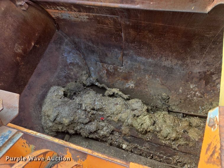 image for item ER5462 1990 White GMC Xpeditor  refuse truck