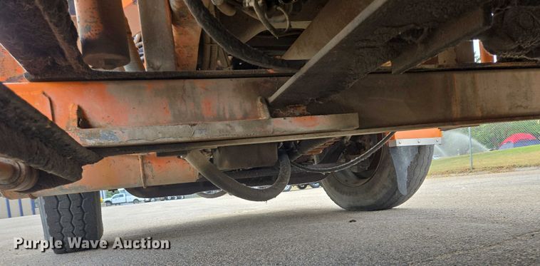 image for item ER5462 1990 White GMC Xpeditor  refuse truck