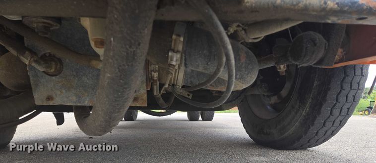 image for item ER5462 1990 White GMC Xpeditor  refuse truck