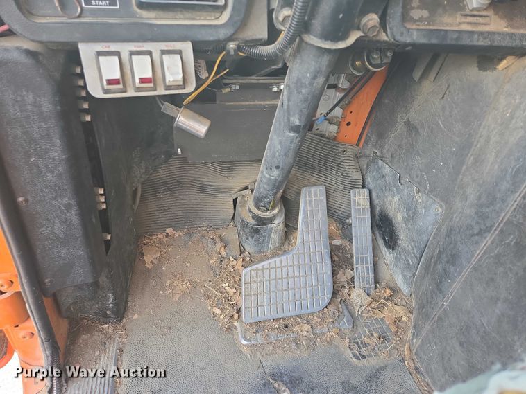 image for item ER5462 1990 White GMC Xpeditor  refuse truck