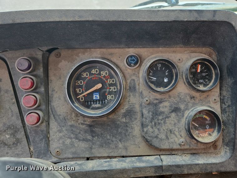 image for item ER5462 1990 White GMC Xpeditor  refuse truck