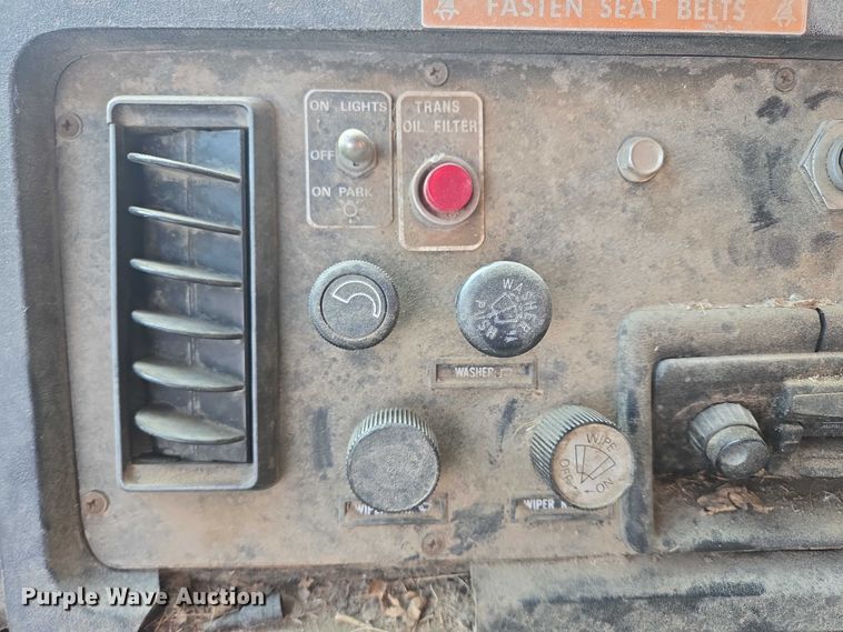 image for item ER5462 1990 White GMC Xpeditor  refuse truck