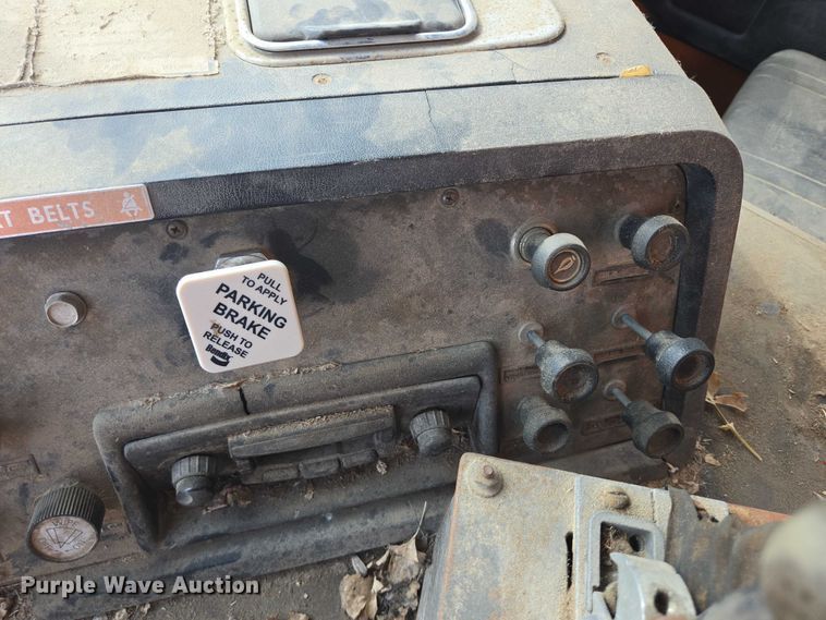 image for item ER5462 1990 White GMC Xpeditor  refuse truck