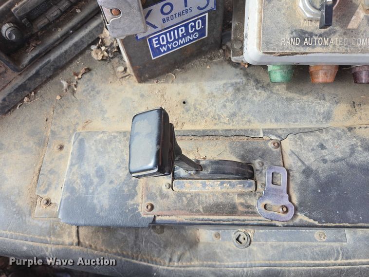 image for item ER5462 1990 White GMC Xpeditor  refuse truck