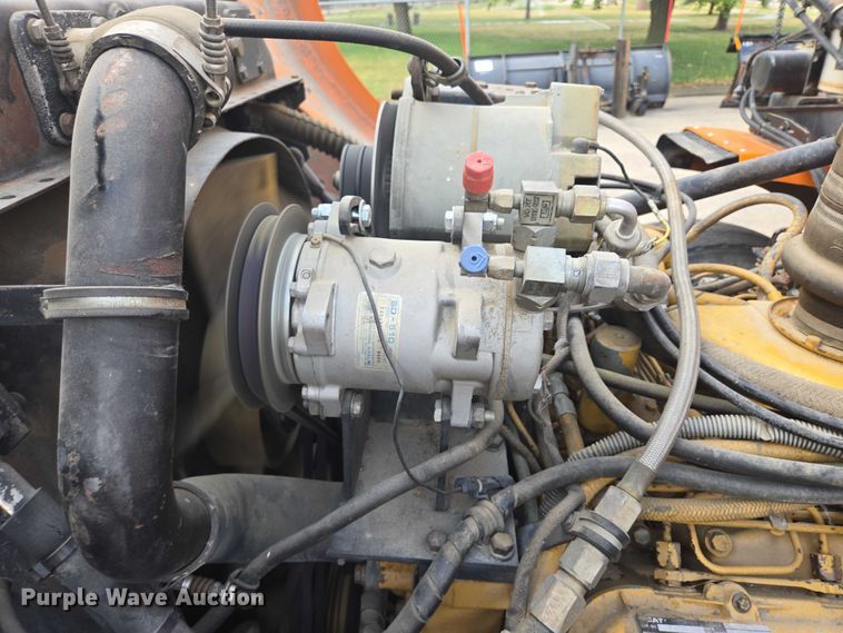 image for item ER5462 1990 White GMC Xpeditor  refuse truck