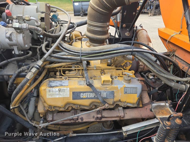 image for item ER5462 1990 White GMC Xpeditor  refuse truck