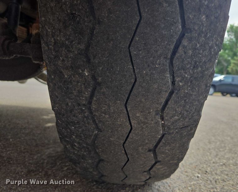 image for item ER5462 1990 White GMC Xpeditor  refuse truck