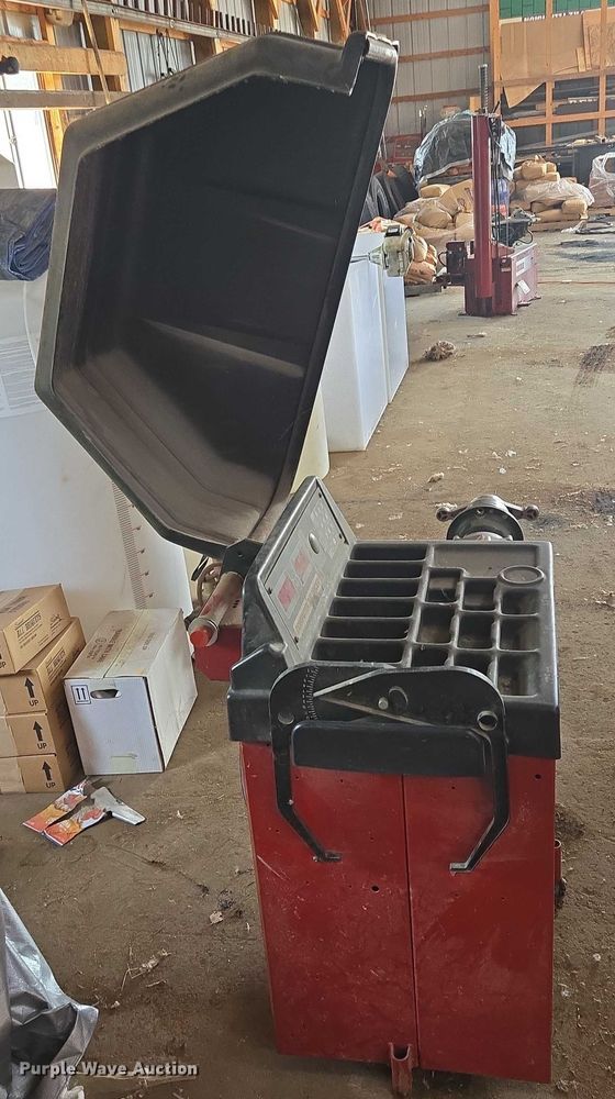 image for item ER5466 Coats 850 Solid State wheel balancer