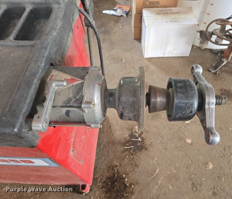 image for item ER5466 Coats 850 Solid State wheel balancer