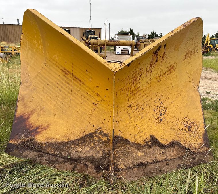 image for item ES7010 11' W V-blade snow plow