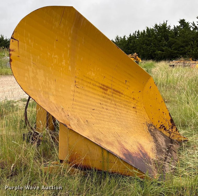 image for item ES7010 11' W V-blade snow plow