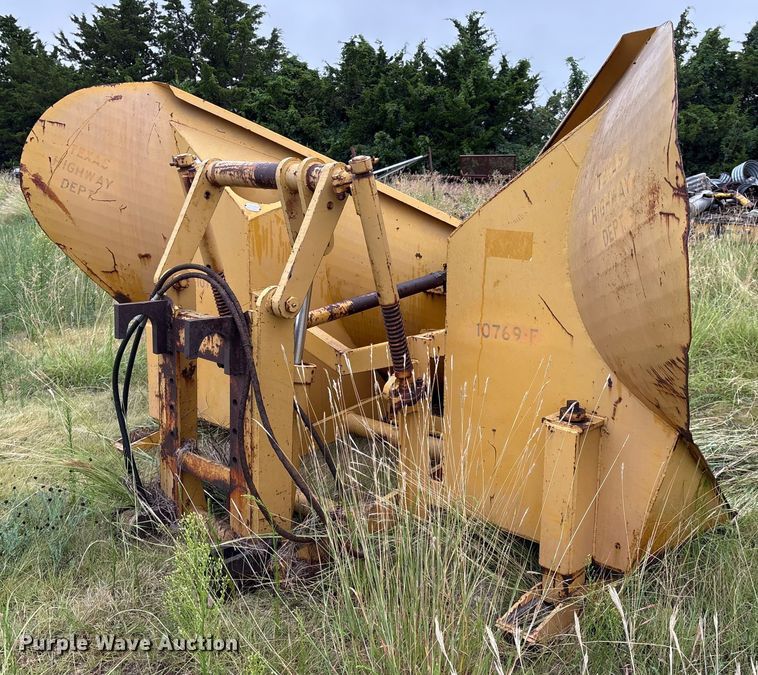 image for item ES7010 11' W V-blade snow plow