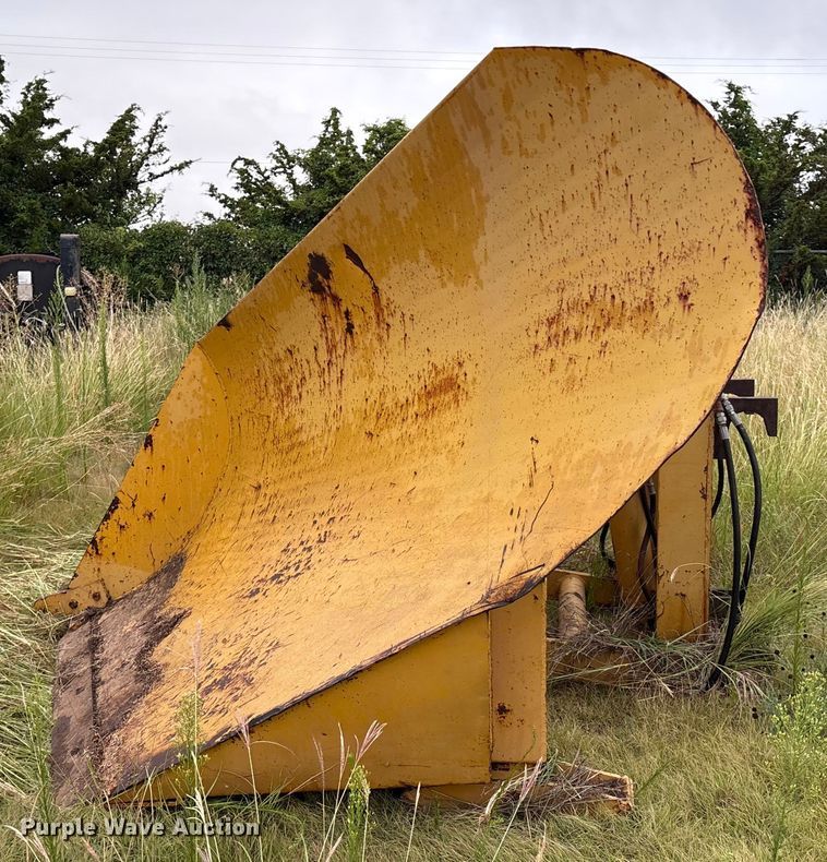 image for item ES7010 11' W V-blade snow plow