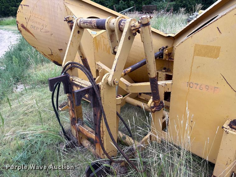 image for item ES7010 11' W V-blade snow plow