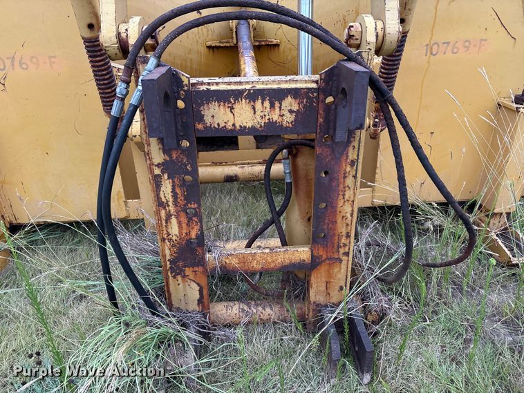 image for item ES7010 11' W V-blade snow plow