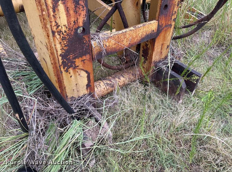 image for item ES7010 11' W V-blade snow plow