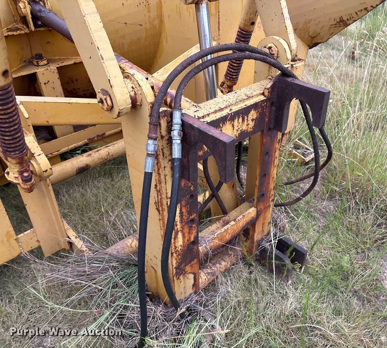 image for item ES7010 11' W V-blade snow plow