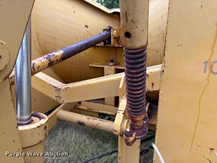 image for item ES7010 11' W V-blade snow plow