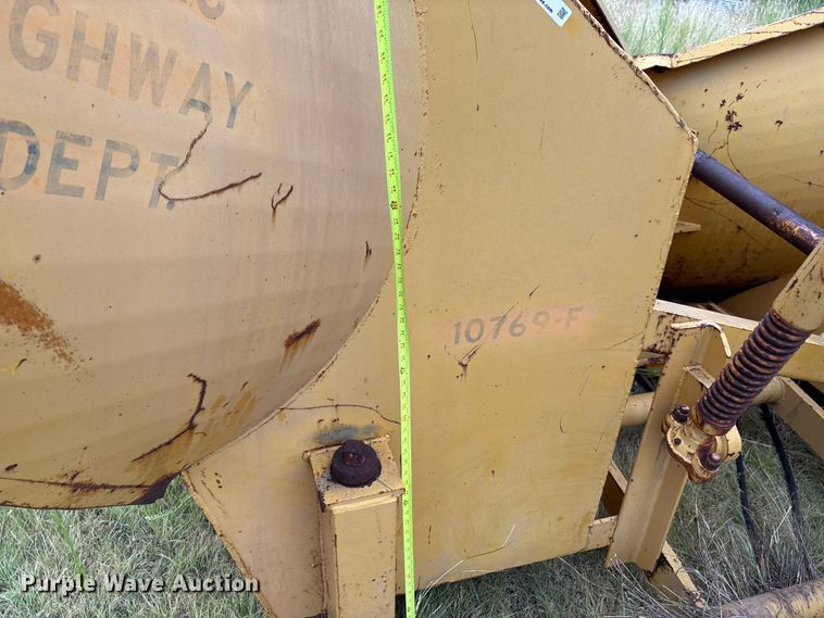 image for item ES7010 11' W V-blade snow plow