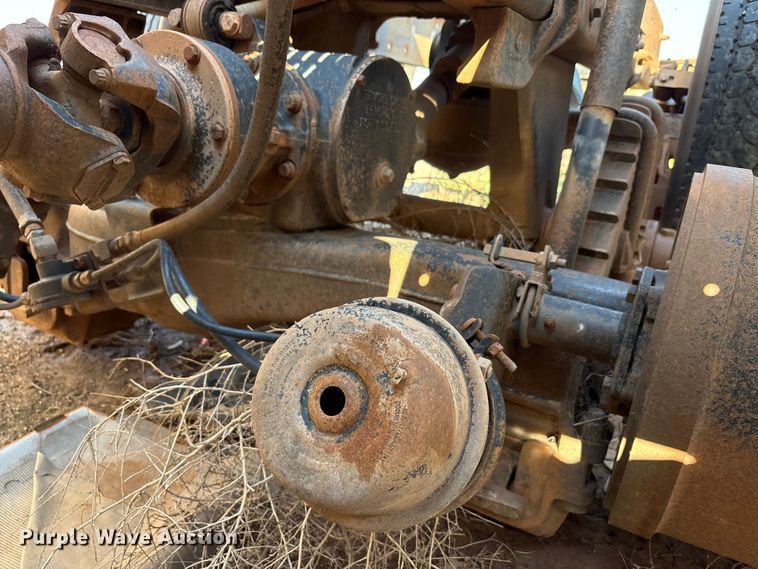 image for item EU0005 1996 Mack CH613 semi truck