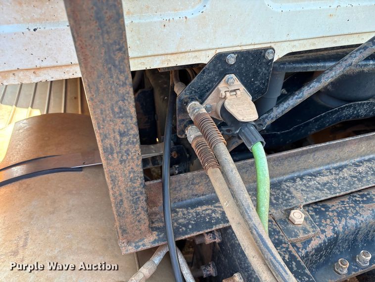 image for item EU0005 1996 Mack CH613 semi truck