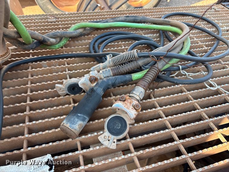 image for item EU0005 1996 Mack CH613 semi truck