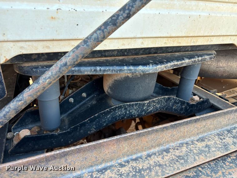 image for item EU0005 1996 Mack CH613 semi truck