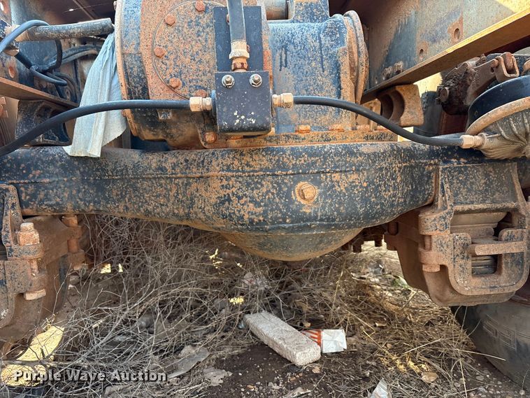 image for item EU0005 1996 Mack CH613 semi truck