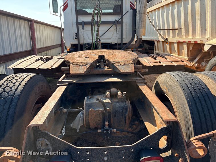 image for item EU0005 1996 Mack CH613 semi truck