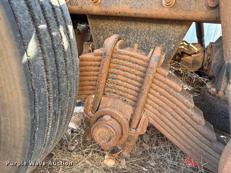 image for item EU0005 1996 Mack CH613 semi truck