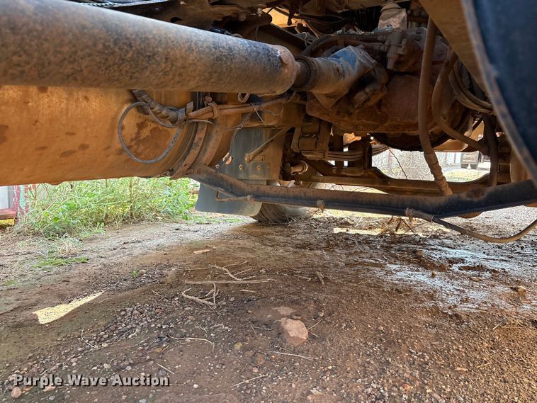 image for item EU0005 1996 Mack CH613 semi truck