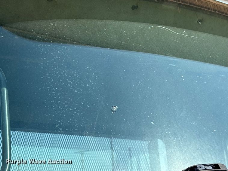 image for item EU0005 1996 Mack CH613 semi truck