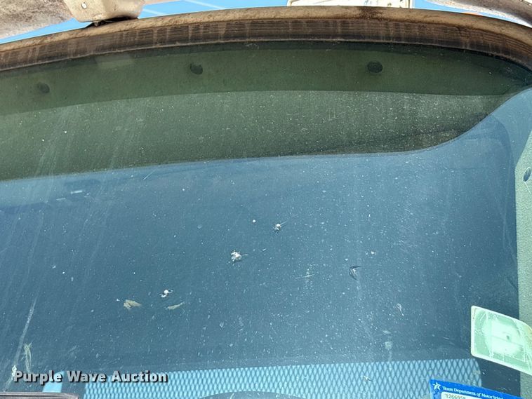 image for item EU0005 1996 Mack CH613 semi truck