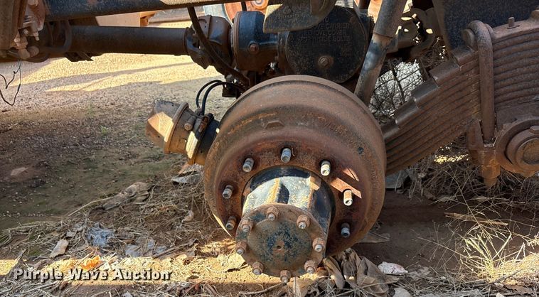 image for item EU0005 1996 Mack CH613 semi truck