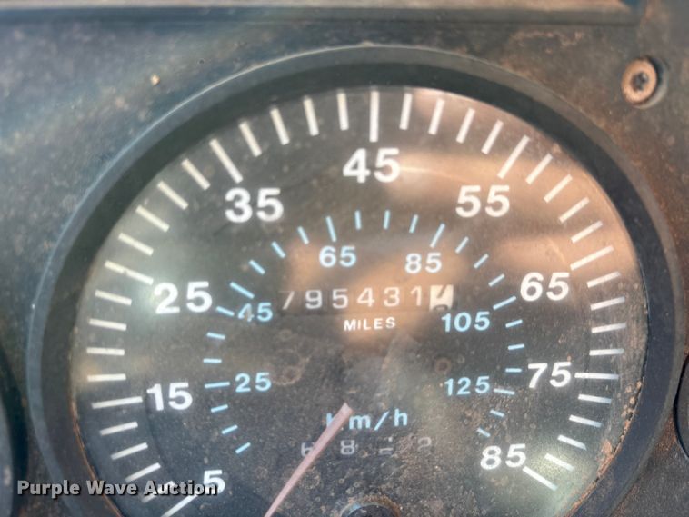 image for item EU0005 1996 Mack CH613 semi truck