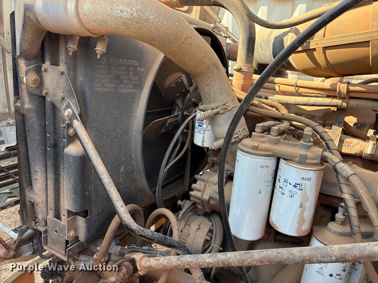 image for item EU0005 1996 Mack CH613 semi truck