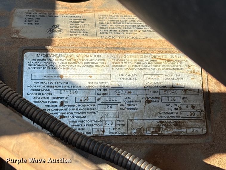 image for item EU0005 1996 Mack CH613 semi truck