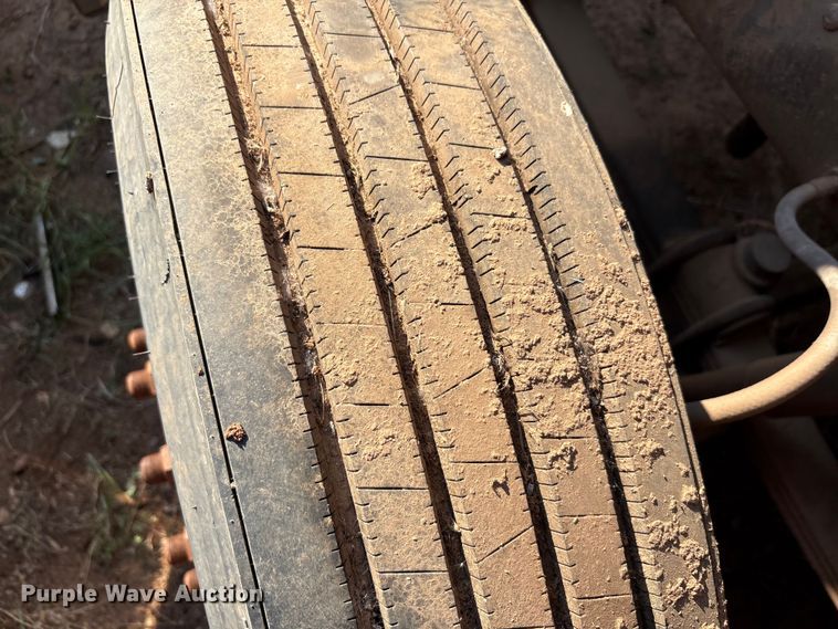 image for item EU0005 1996 Mack CH613 semi truck