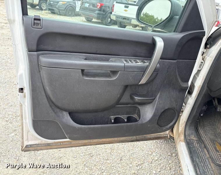 image for item EU2002 2012 Chevrolet Silverado 1500 Crew Cab pickup truck