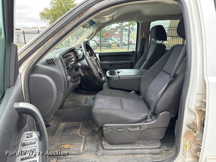 image for item EU2002 2012 Chevrolet Silverado 1500 Crew Cab pickup truck