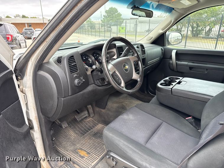 image for item EU2002 2012 Chevrolet Silverado 1500 Crew Cab pickup truck