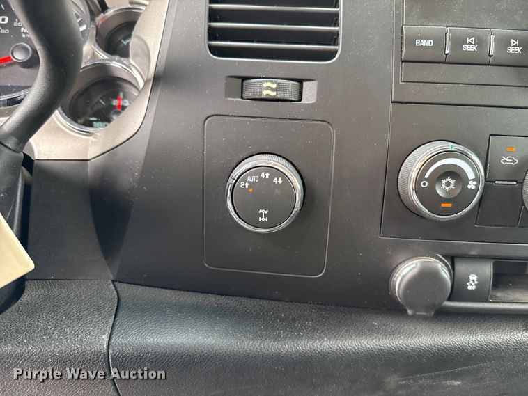 image for item EU2002 2012 Chevrolet Silverado 1500 Crew Cab pickup truck